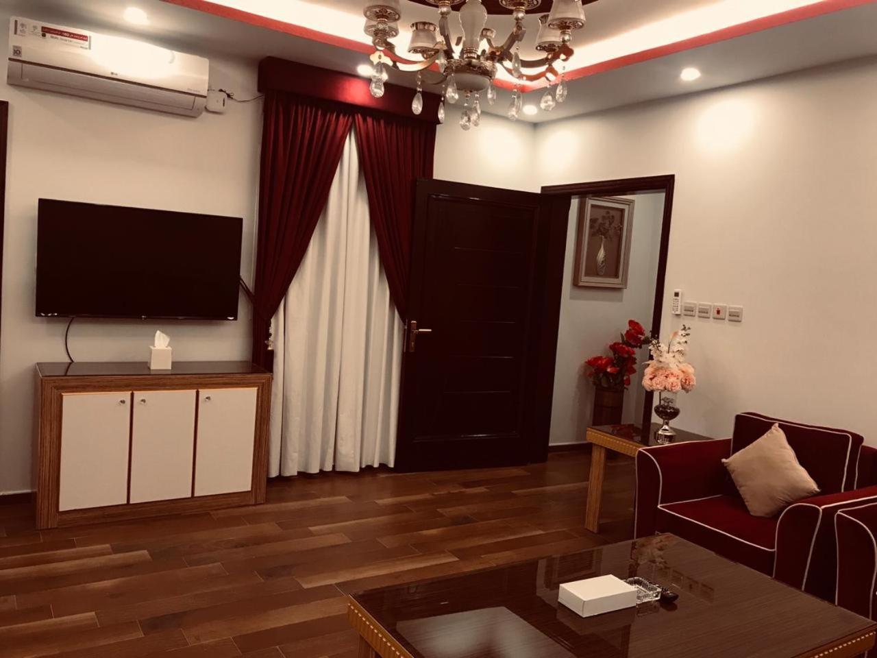 Luxury Hotel Apartments 塔布克 外观 照片
